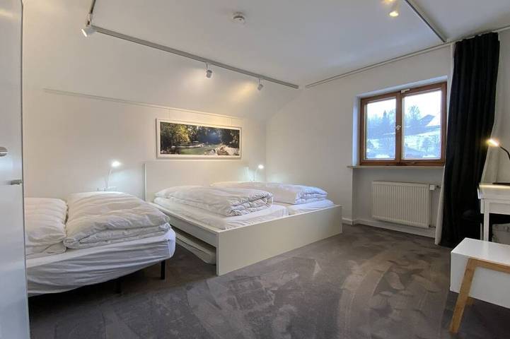 Ferienhaus für 32 Personen, mit Balkon und Garten sowie Sauna in Alpenland Tegernsee Schliersee - 2