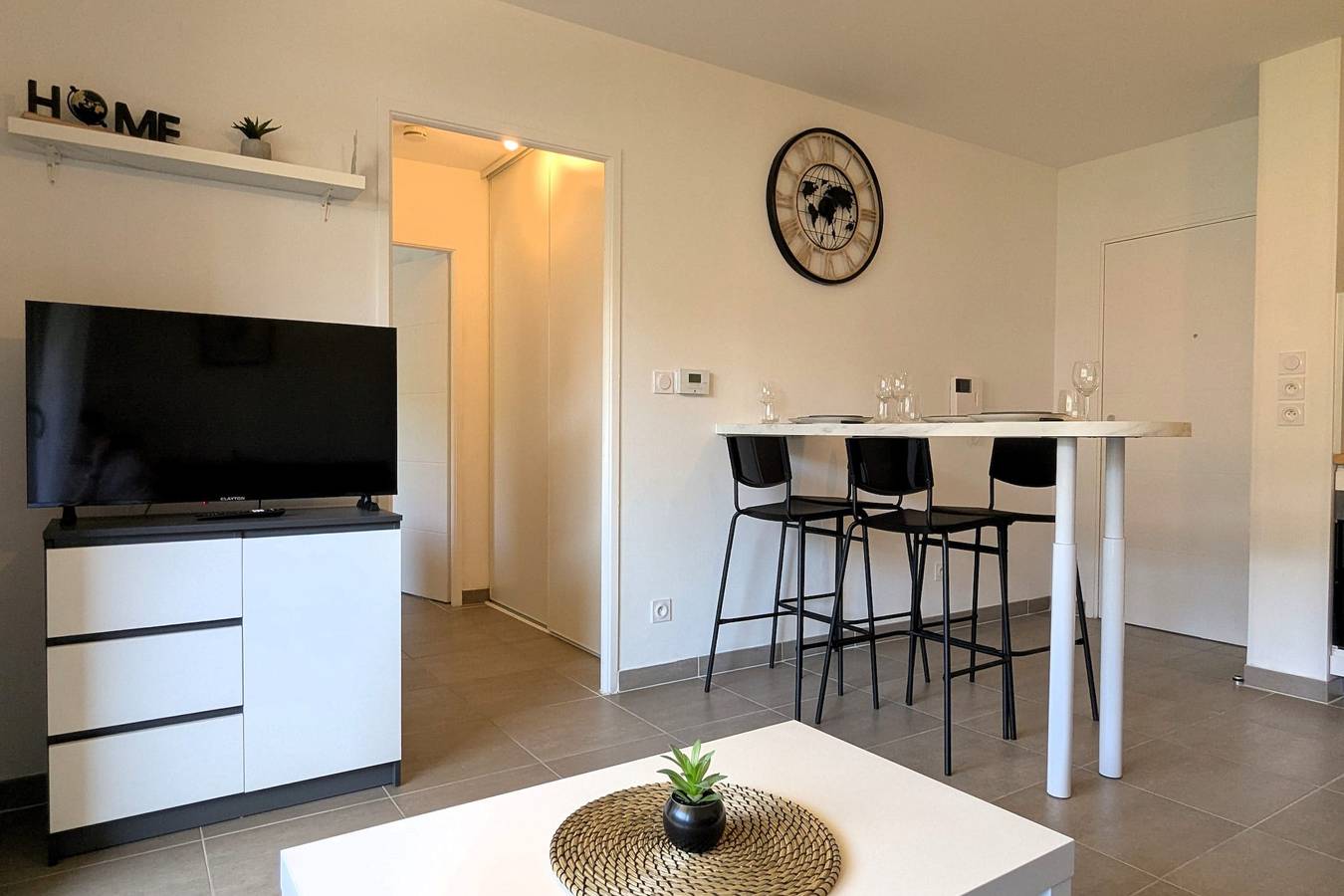 Appartement entier, Appartement moderne avec terrasse, au calme in Toulon, Région de Toulon