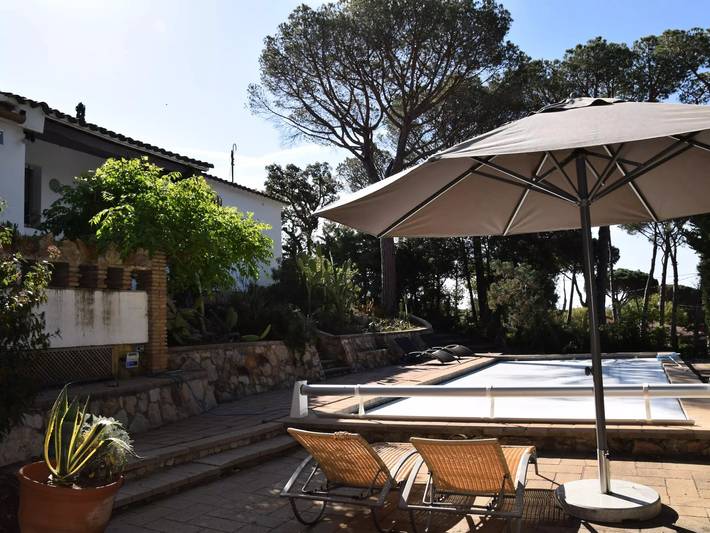 Casa rural para 6 personas, con Terraza y Jardín en Cassá de la Selva - 2