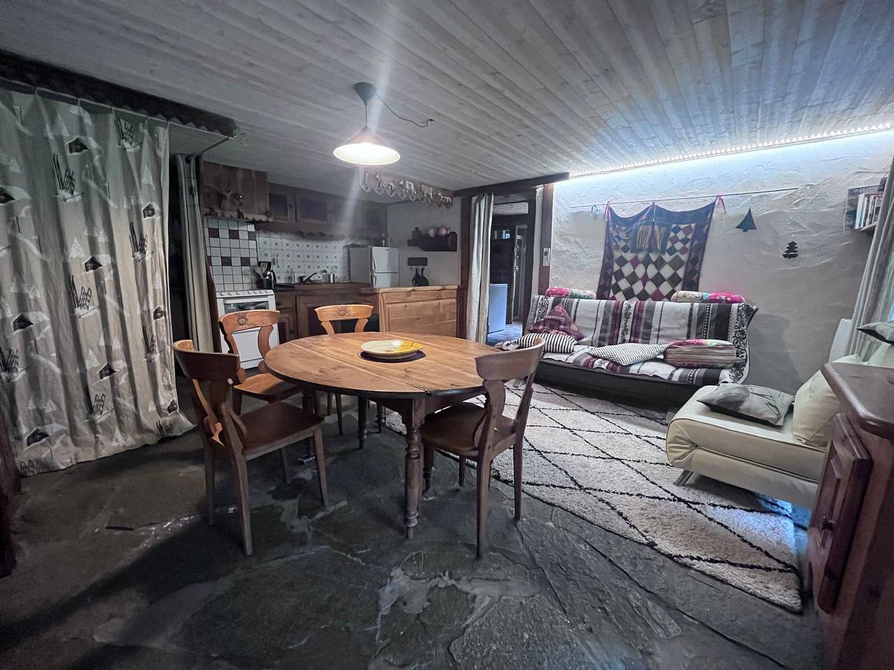 Ganze Wohnung, Ungewöhnliche Wohnung, Seilbahnnähe, gratis Wlan in Lanslevillard, Region Saint-Jean-de-Maurienne