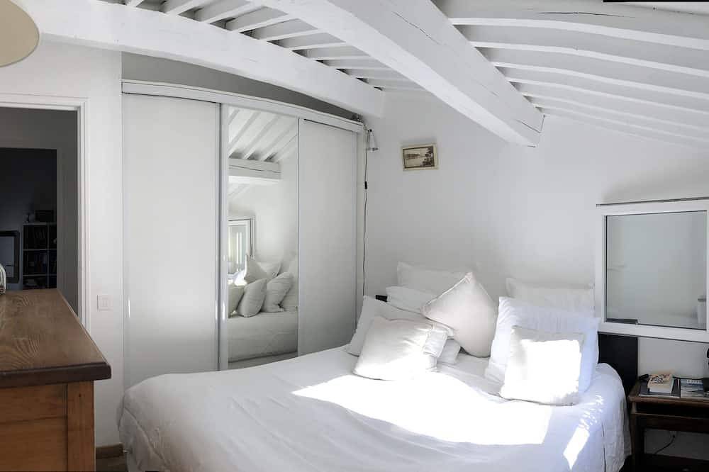 Maison de Village Avec Vue! in Éguilles, Aix-en-Provence region