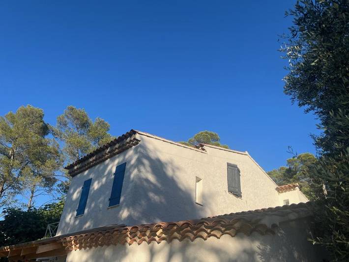 Gîte pour 2 personnes, avec piscine ainsi que vue et jardin à Brignoles - 4