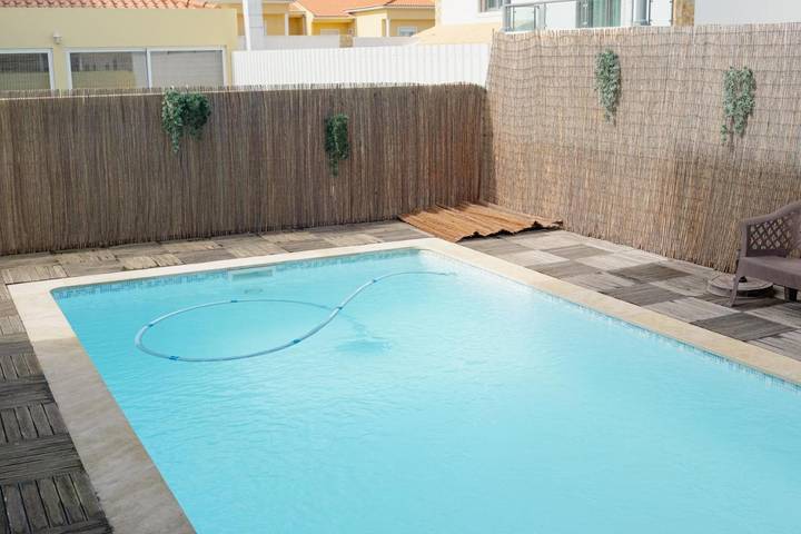 Casa de férias para 8 pessoas, com piscina e jardim em Torres Vedras