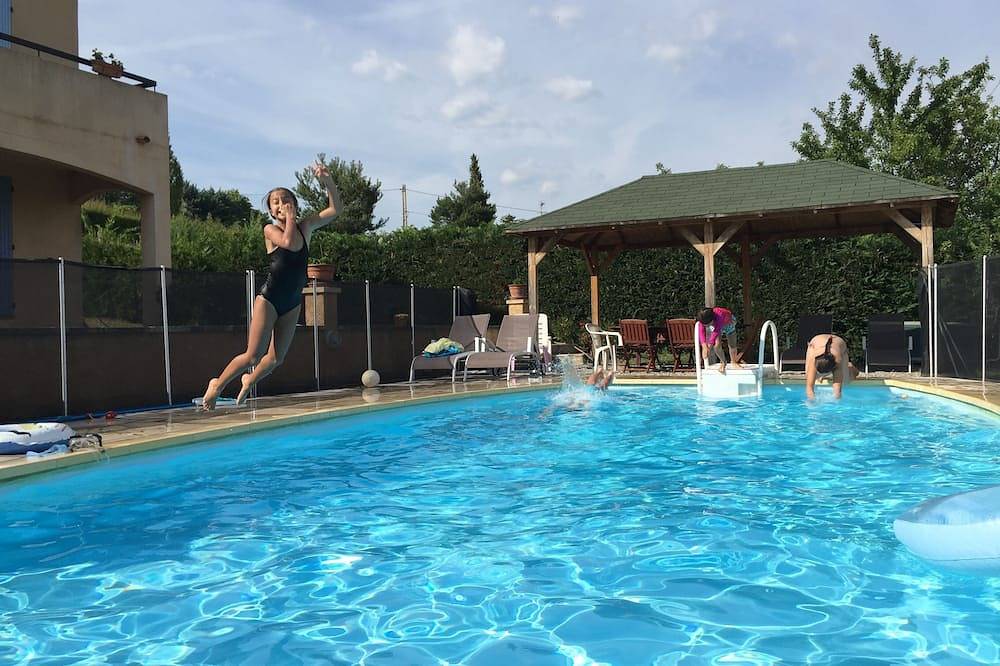 Villa Emmanuelle Large villa, swimming pool, large fenced garden, fibre internet in Banon, Forcalquier und Umgebung