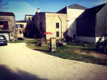 Chambre d’hôte pour 2 personnes, avec jardin ainsi que piscine et vue à Annepont