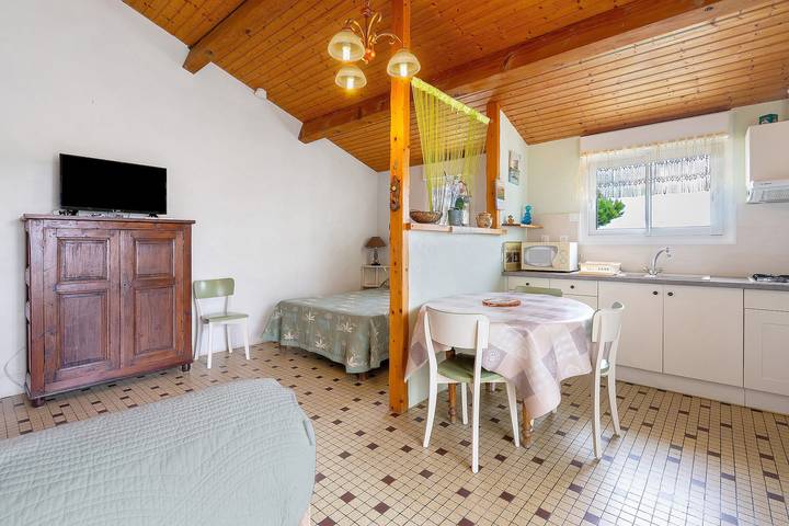 Estudio entero, Estudio en la Granja – Refugio tranquilo para 2 personas in Semussac, Saintes region