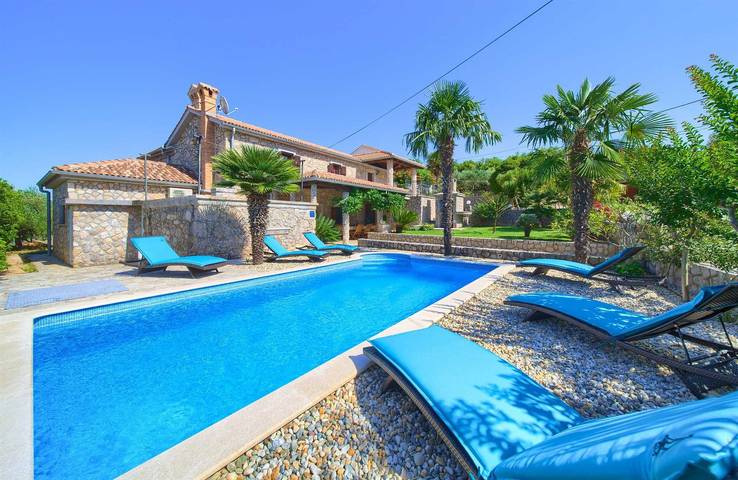 Villa pour 8 personnes avec piscine in Hlapa, Krk