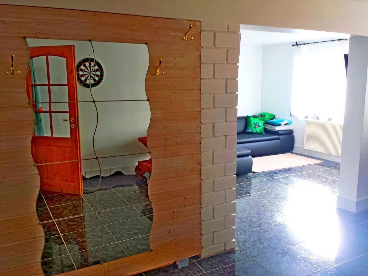 Ganze Wohnung, Gemütliche Ferienwohnung in der Nähe der Natur und des Stadtzentrums von Bergneustadt mit Parkplatz in Bergneustadt, Oberbergischer Kreis