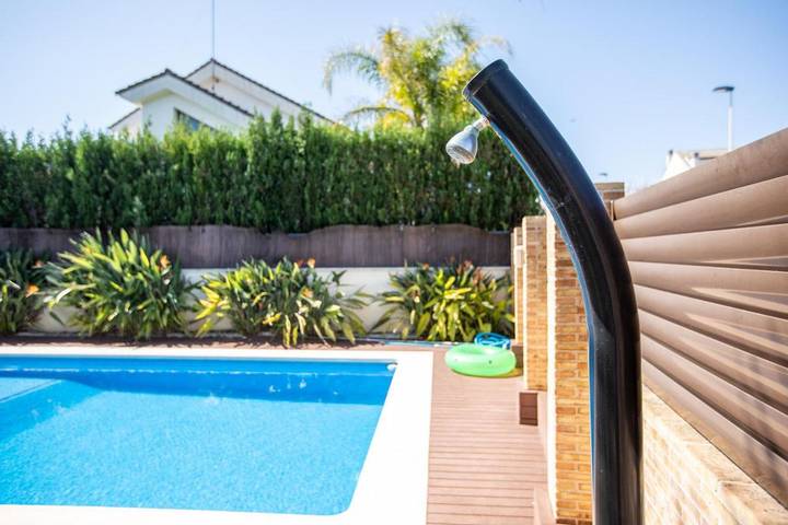 Chalet para 8 personas, con jardín además de piscina y terraza, Familias con niños en Camp de Morvedre - 3