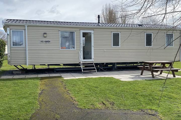 Static caravan for 8 people, with garden and pool, with pets in Somerset