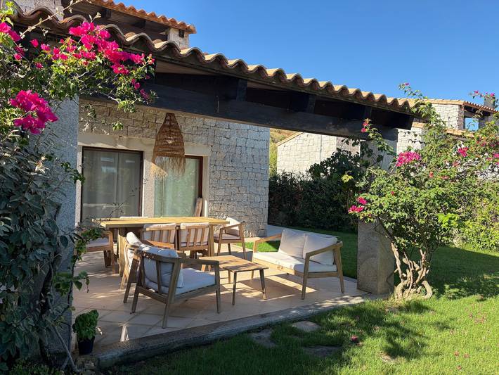 Villa Bouganville - Ein entspannender Rückzugsort nur einen kurzen Spaziergang vom Strand in Cala Sinzias, Castiadas
