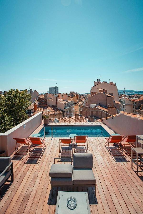 Hôtel pour 2 personnes, avec piscine ainsi que terrasse et sauna, animaux acceptés