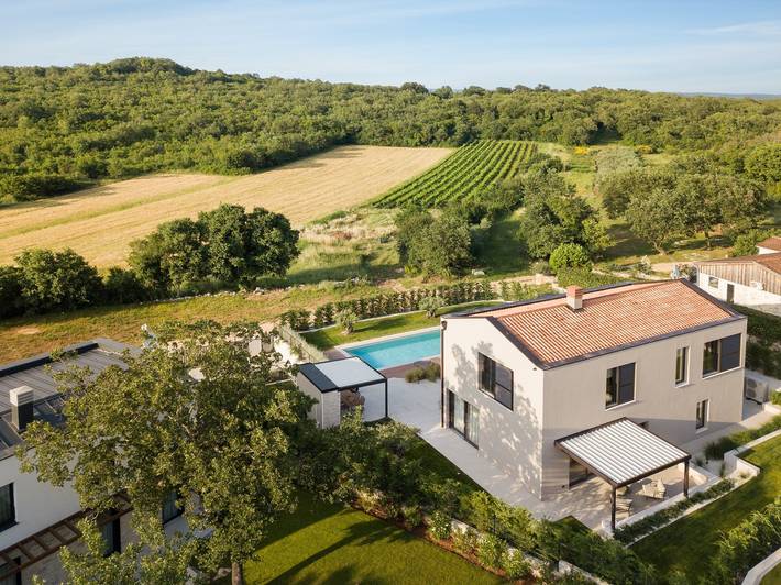 Villa Nija – Elegante Villa mit privatem Pool, umgeben von der ruhigen Natur Istriens.
 in Općina Vrsar, Porec und Umgebung