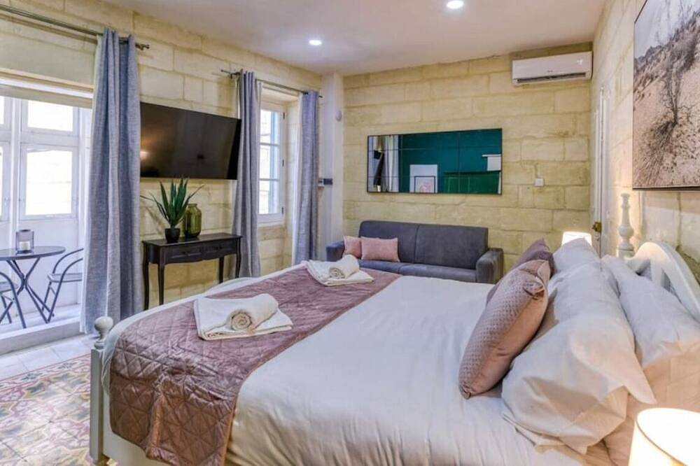 Ganze Wohnung, Stunning Studio with Maltese Balcony in Cospicua in Cospicua, Insel Malta