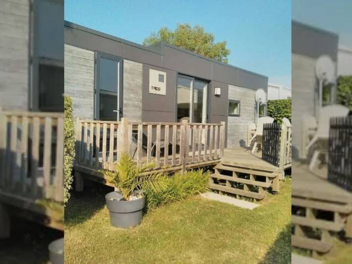 Camping pour 4 personnes, avec terrasse et piscine, animaux acceptés