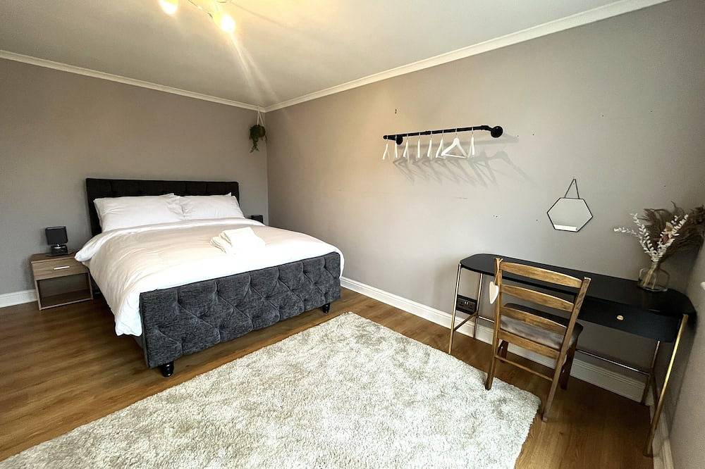 Escape to our tranquil 3-bedroom bungalow in Wakefield, Entire home. in Wakefield, West Yorkshire