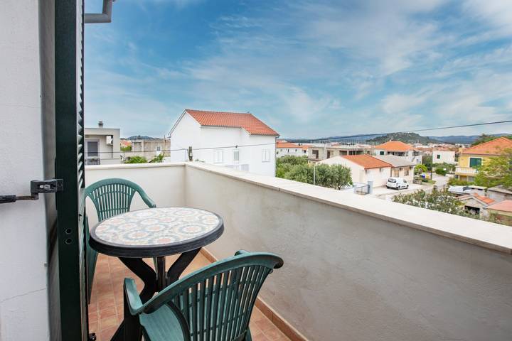 Smještaj za odmor za 3 osoba, s Balkon/terasa u Murter