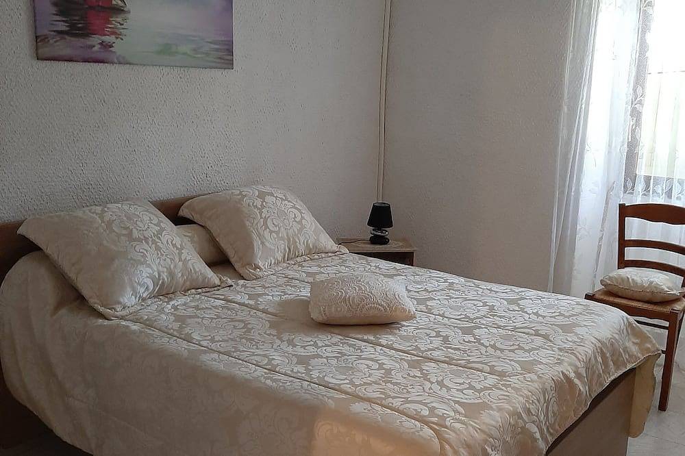Ganze Wohnung, Freistehendes Haus mit Pool-, Meer- und Bergblick in Bastia, Cap Corse