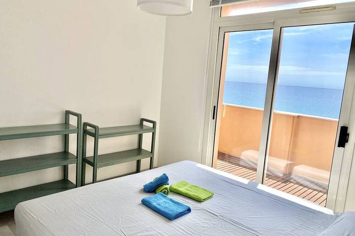 Appartement entier, Une magnifique vue mer sur les terrasses du Bristol in Menton, Côte méditerranéenne (France)