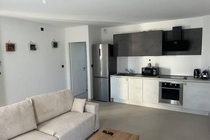 Apartamento entero, 2-room luxury apartment in Juvignac, Costa mediterránea (Francia)