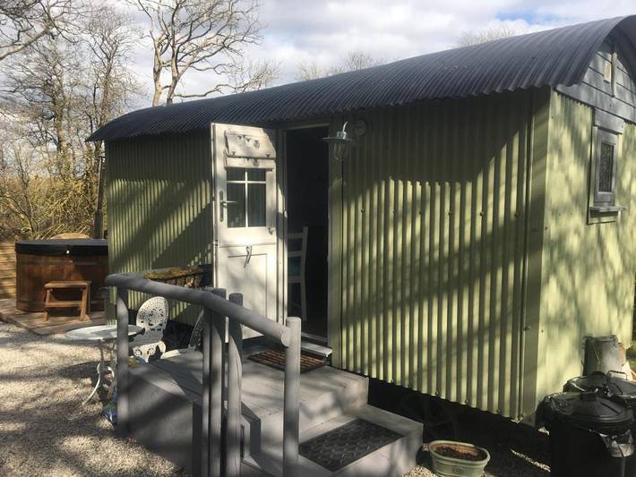 Glamping for 4 people, with Terrace and Garden in Dartmoor