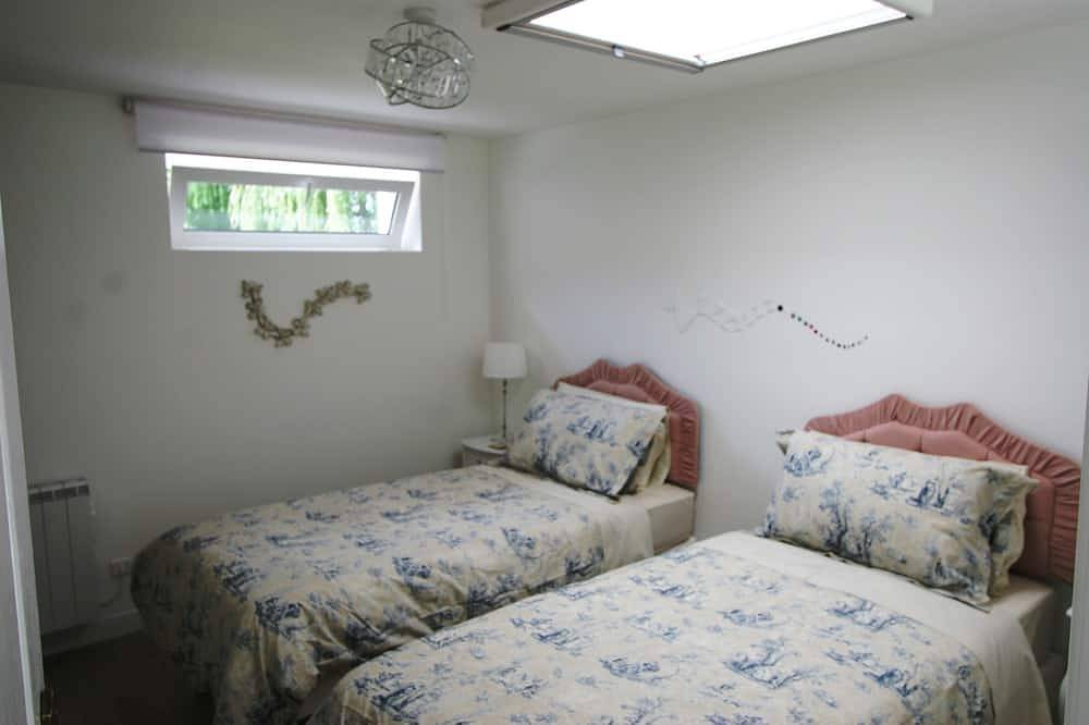 2 chambres ensuite, un gîte spacieux et bien aménagé avec vue sur la rivière Authie in Nampont, Région d'Abbeville