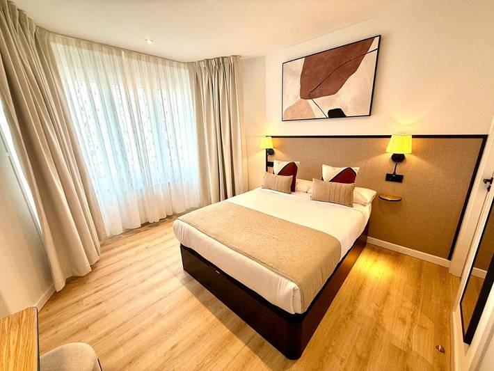 Casa de huéspuedes para 3 personas, con vistas y balcón en Malasaña