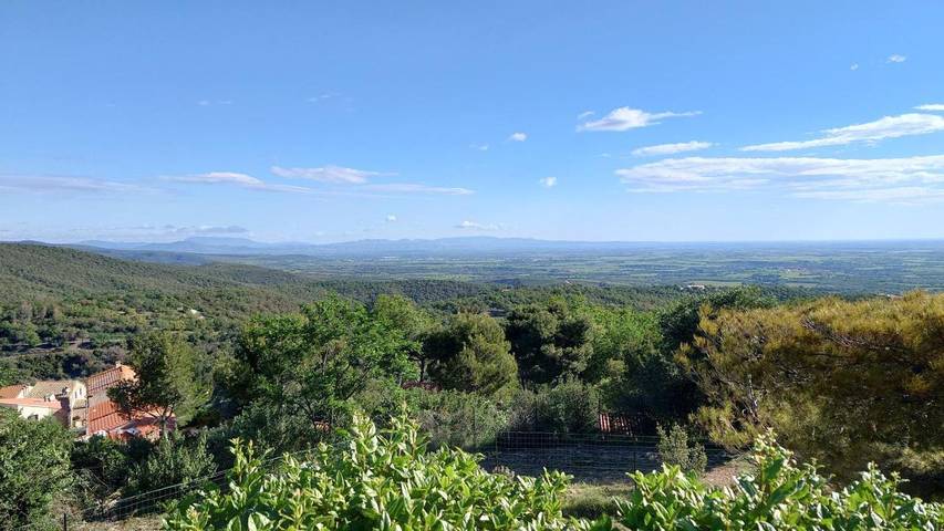 Location de vacances pour 4 personnes, avec piscine ainsi que jardin et vue, animaux acceptés à Llauro - 3