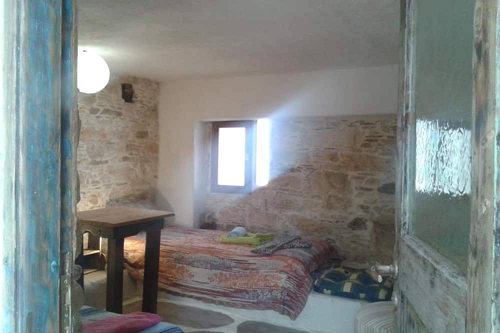 Kleines Haus am Berg in Ikaria