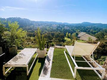 Cottage pour 6 personnes, avec piscine ainsi que jardin et vue dans Golf et Tennis Club de Valescure