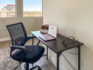 Loft for 3 Guests in Santa Ana, Southern California, Picture 2