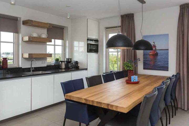 Villa für 10 Personen, mit Terrasse und Garten sowie Whirlpool und Sauna in Friesland - 4