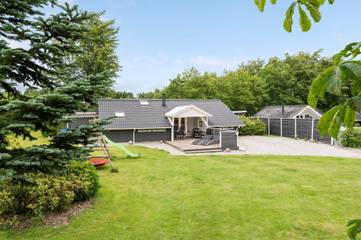 Ferienhaus für 6 Personen, mit Pool und Terrasse in Arrild