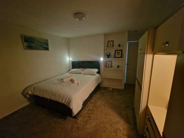 Holiday Rental for 6 People in Milton Keynes, South East England, Photo 3