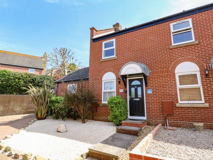 Cottage for 4 people, with garden, with pets in Weymouth