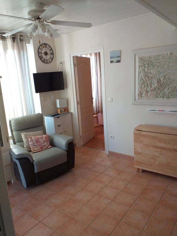 Appartement entier, Two-Bedroom Apartment in Salses-le-Château, Côte d'Améthyste