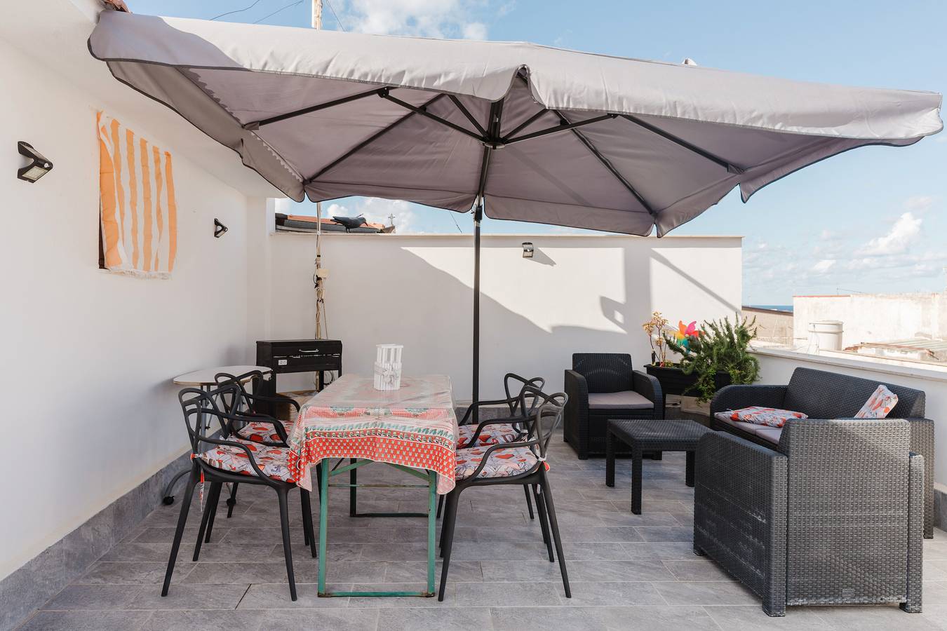 Appartement entier, Casa Luna avec Terrasse Privée, Wi-Fi et Climatisation in Balestrate, Province de Palerme