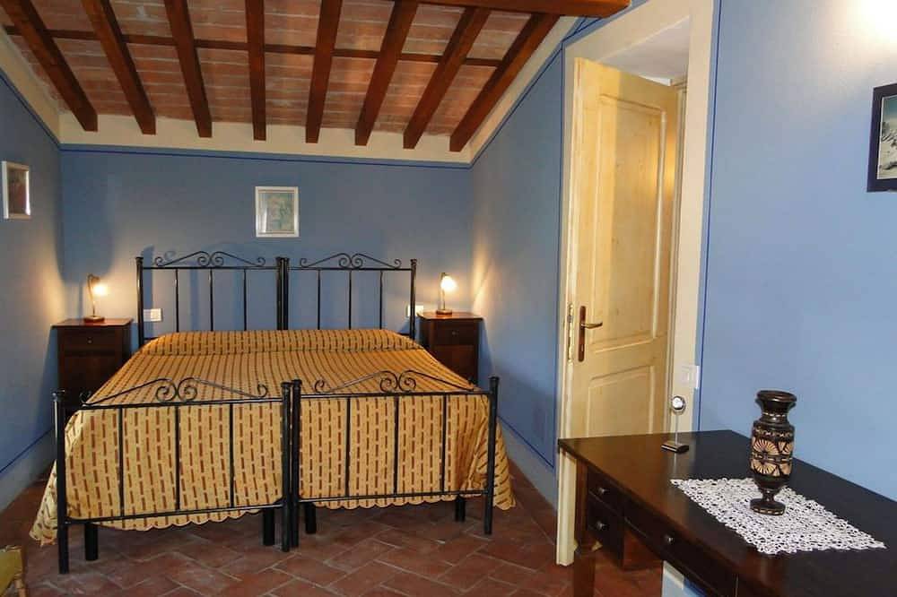 Costola, private pool, stunning mountain views. Chef on request. in Fosciandora, Garfagnana