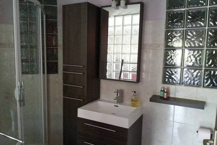 Gîte pour 4 personnes, avec jardin ainsi que piscine et terrasse à Alata - 3