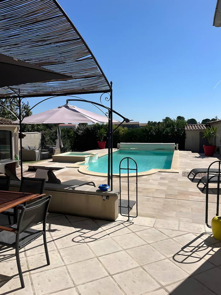 Maison de vacances pour 8 personnes, avec jacuzzi et jardin à Sarrians