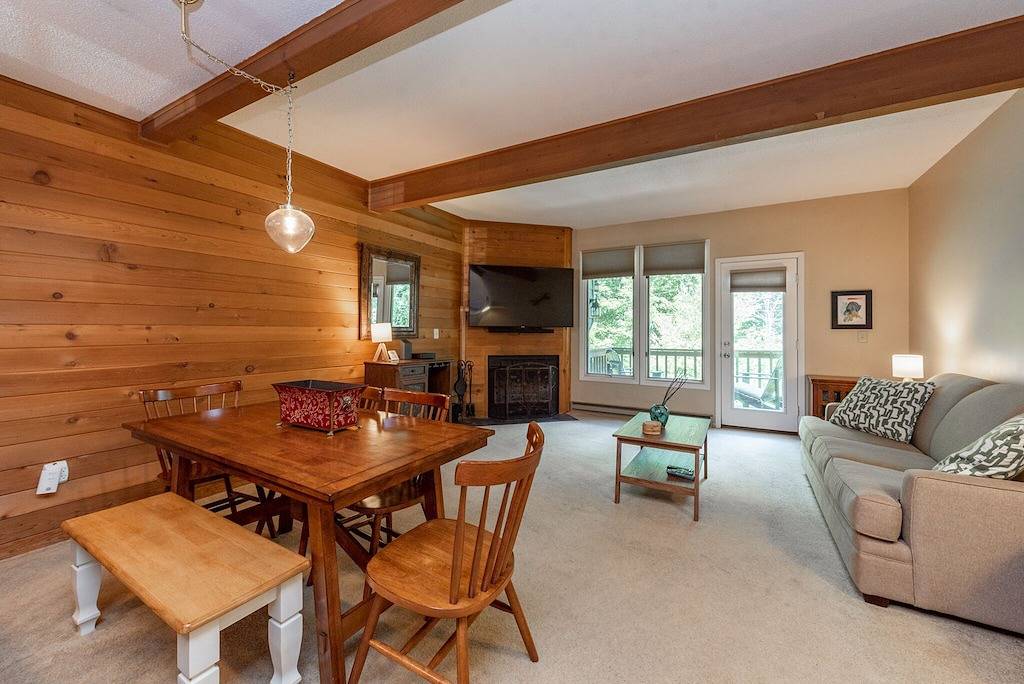 Dog Friendly Chalet w/ Fire Pit & Lake Views in McHenry, Deep Creek Lake
