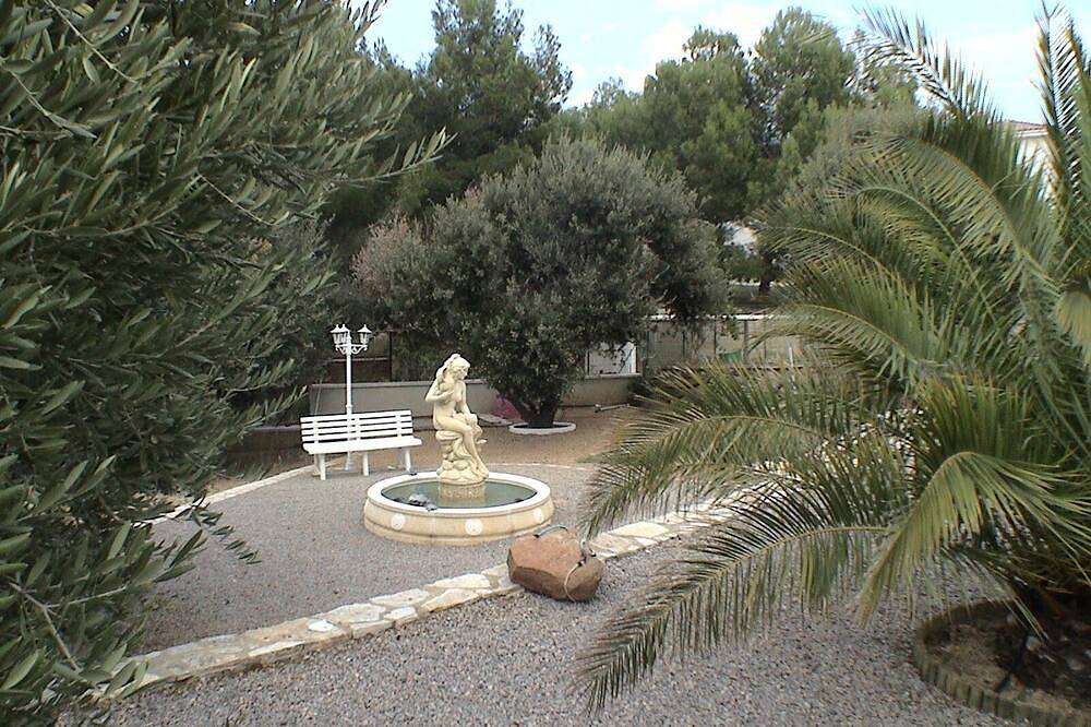 Entire apartment, Balcon Sur Les Corbieres Sud De France in Saint-André-de-Roquelongue, Narbonne region
