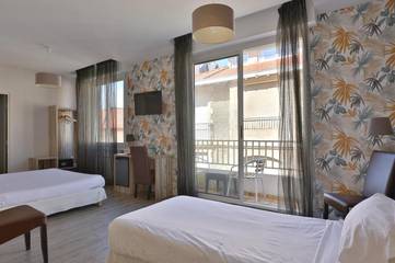 Hôtel pour 4 personnes, avec balcon dans Plage du Port-Vieux