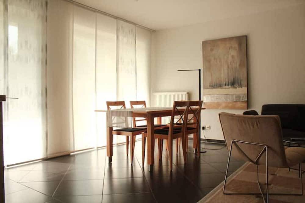 Ganze Wohnung, Schöne 57qm Ferienwohnung (inkl. Pool und Tiefgarage) - am Ortskern in Bad Essen, Wiehengebirge