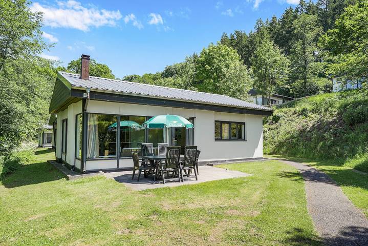 Bungalow für 6 Personen, mit Balkon/Terrasse und Terrasse in Stadtkyll