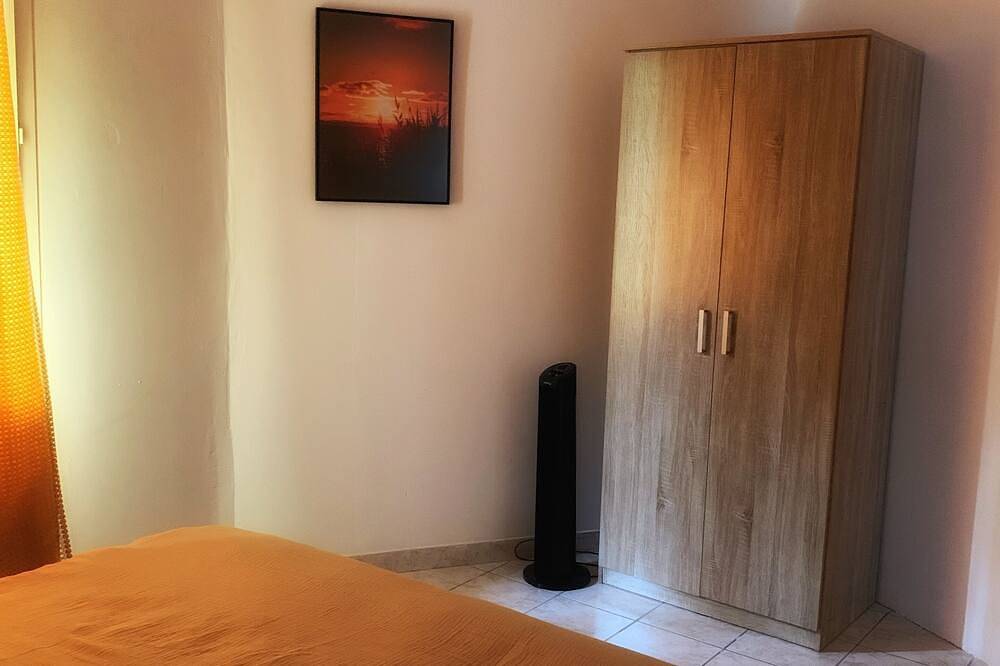 Semi-detached house near Lake Sanguinet with terrace and garden in Sanguinet, Côte d’Argent