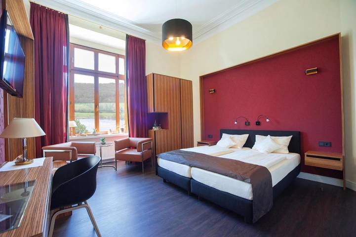Hotel für 3 Personen, mit Ausblick und Pool sowie Terrasse und Sauna, mit Haustier in Zeltingen-Rachtig - 2