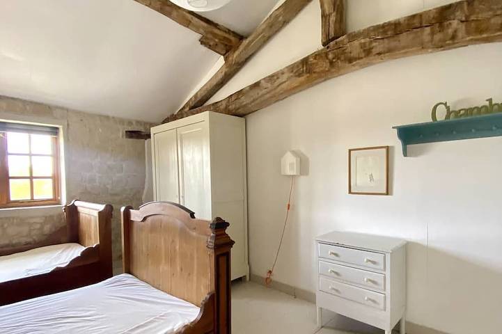 Location de vacances pour 5 personnes, avec Jardin et Piscine à Saint-Mandé-sur-Brédoire - 4