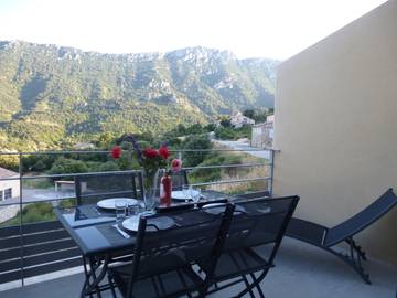 Gîte pour 4 personnes, avec terrasse dans Gorges du Verdouble