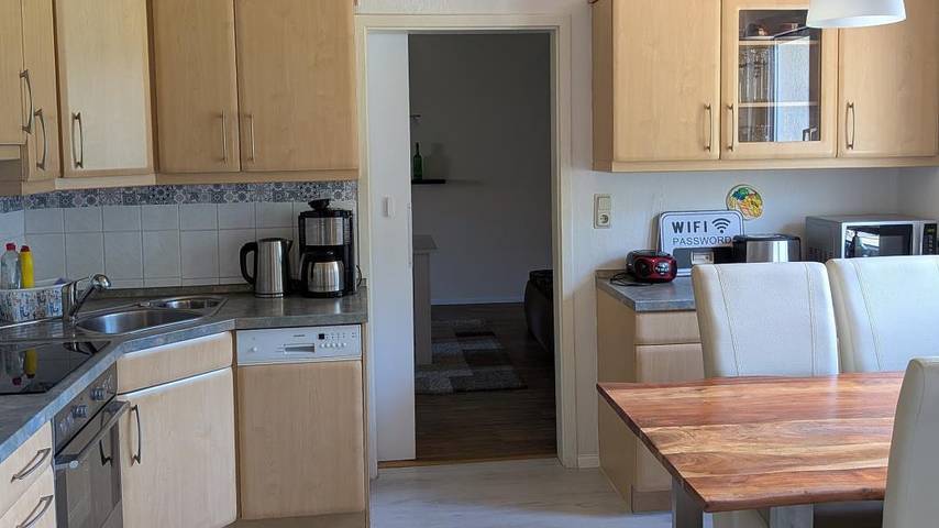 Ganze Wohnung, Großzügige Ferienwohnung mit viel Platz zwischen Tollenseesee und Müritz in Hohenzieritz, Mecklenburg-Strelitz